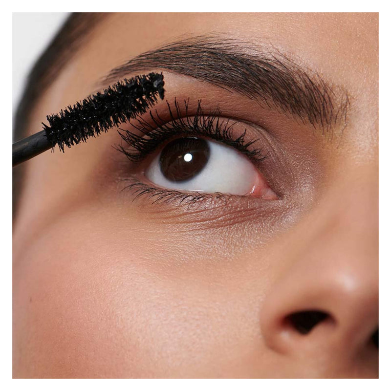 Dr. Hauschka Volume Mascara Black Lifestyle
