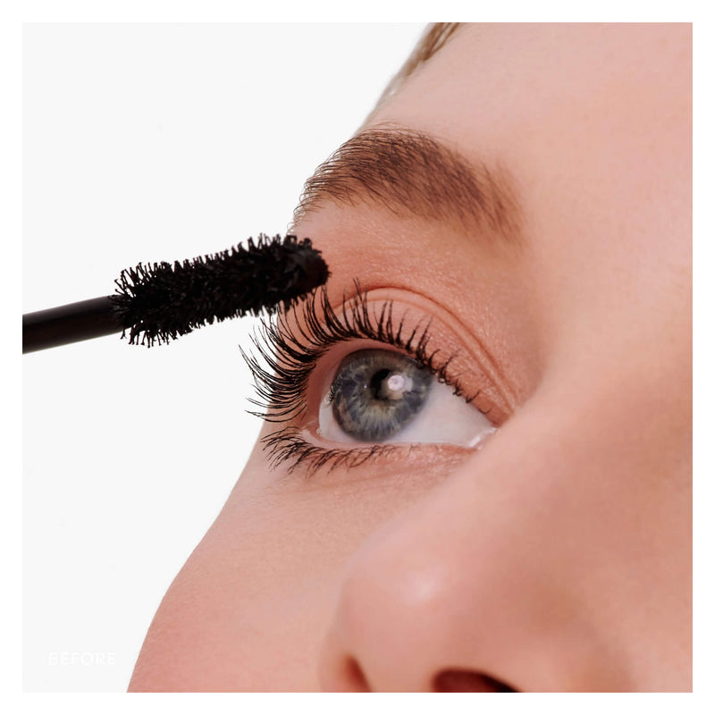 JaneIredale BeyondLash VolumizingMascara BlackInk Lifestyle
